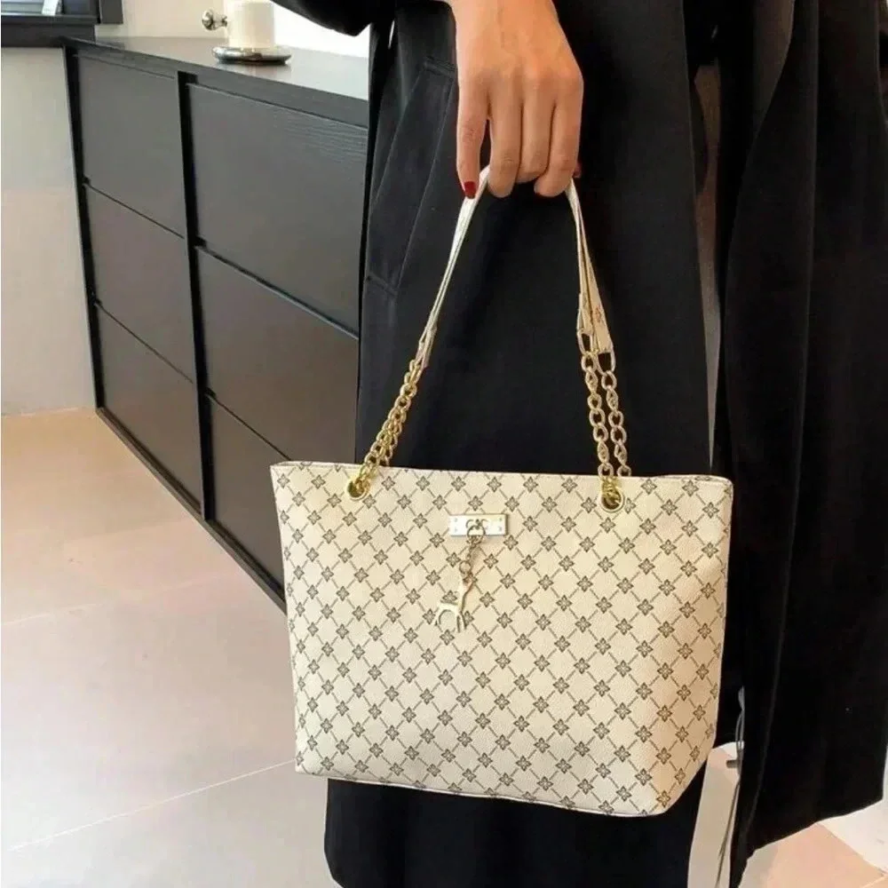 ⚠️Clearance Beige White Patterned Large Tote Shoulder Bag Gold Pendant - Picture 10 of 11